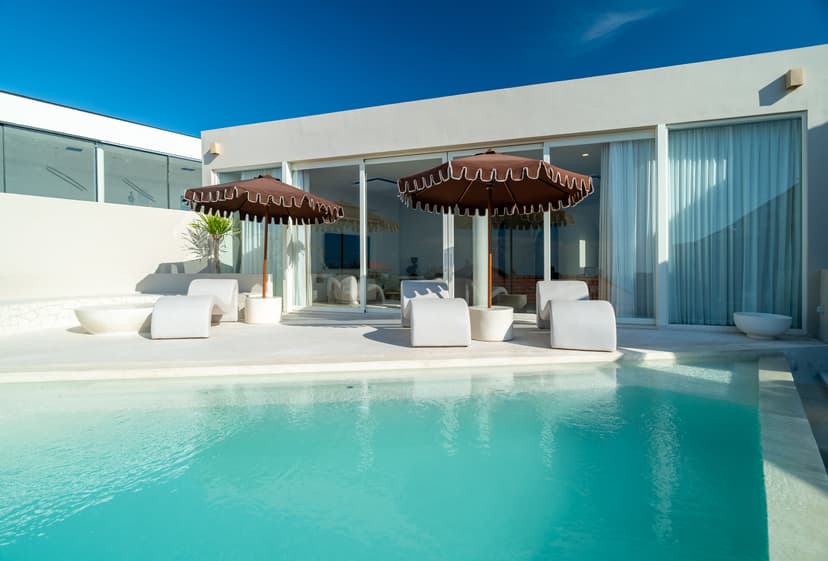 4-bedroom beachfront luxury home in Uluwatu, Bali